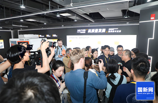 股票配资业务 中外媒体采访团到访中科摇橹船 点赞中国智造